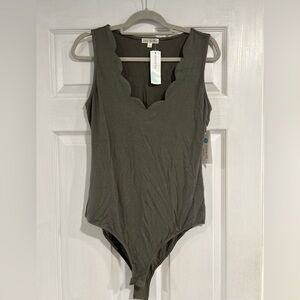 nine britton amy sleevelss scallop neckline knit bodysuit-olive